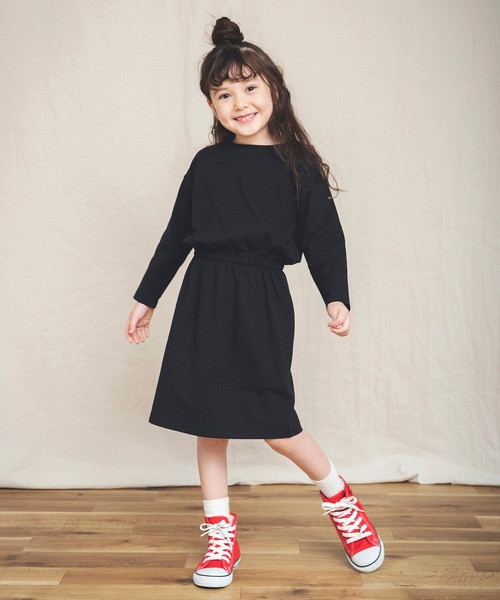 BRANSHES（ブランシェス）の「後ろスリット長袖ワンピース（ワンピース・キッズ・ブラック/ライトベージュ/ピンク・100cm/130cm/120cm/150cm/110cm/140cm）」の2枚目の写真