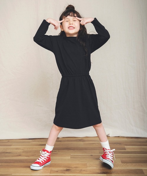 BRANSHES（ブランシェス）の「後ろスリット長袖ワンピース（ワンピース・キッズ・ブラック/ライトベージュ/ピンク・100cm/130cm/120cm/150cm/110cm/140cm）」の4枚目の写真