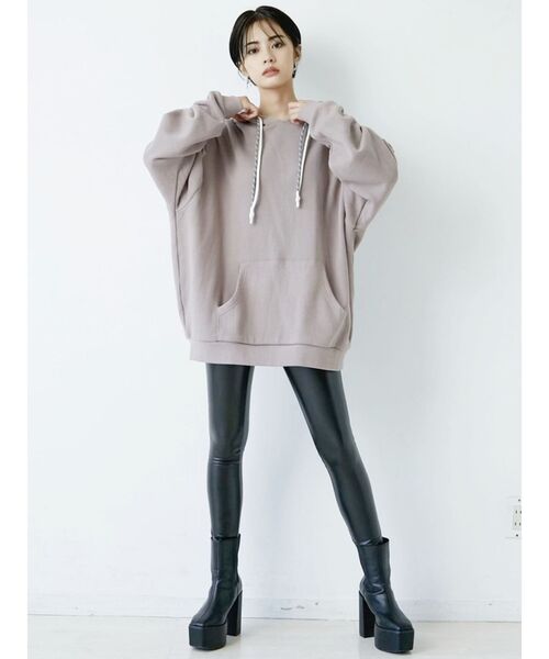 GYDA（ジェイダ）の「フロントファスナーraised back フェイクレザーパンツ（その他パンツ・レディース・ブラック・SMALL）」の4枚目の写真