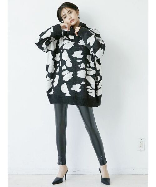 GYDA（ジェイダ）の「フロントファスナーraised back フェイクレザーパンツ（その他パンツ・レディース・ブラック・SMALL）」の2枚目の写真