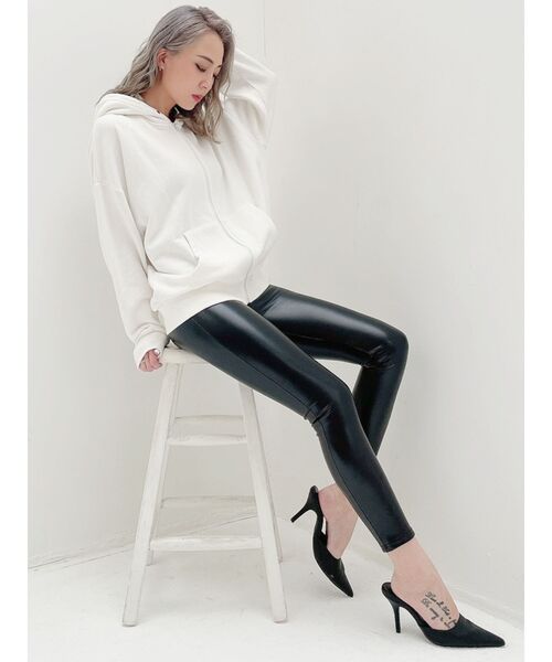 GYDA（ジェイダ）の「フロントファスナーraised back フェイクレザーパンツ（その他パンツ・レディース・ブラック・SMALL）」の14枚目の写真