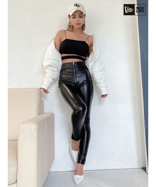 GYDA（ジェイダ）の「フロントファスナーraised back フェイクレザーパンツ（その他パンツ・レディース・ブラック・SMALL）」の5枚目の写真