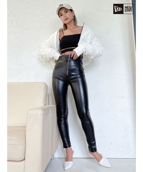 GYDA（ジェイダ）の「フロントファスナーraised back フェイクレザーパンツ（その他パンツ・レディース・ブラック・SMALL）」の3枚目の写真