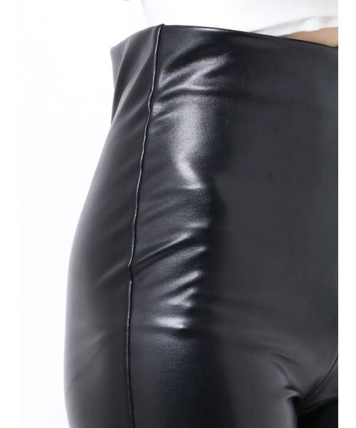 GYDA（ジェイダ）の「フロントファスナーraised back フェイクレザーパンツ（その他パンツ・レディース・ブラック・SMALL）」の22枚目の写真