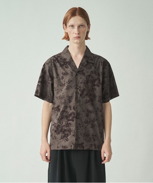 Juha（ユハ）の「BOTANICAL FLOCY OPEN-COLLAR SHIRT（シャツ/ブラウス・メンズ・ブラウン/ブラック・4/3）」の2枚目の写真