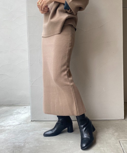 CAPRICIEUX LE'MAGE(カプリシューレマージュ)の「リバカラーニットスカート(スカート・レディース・アイボリー/ブラック/モカ/グレー・FREE)」の4枚目の写真