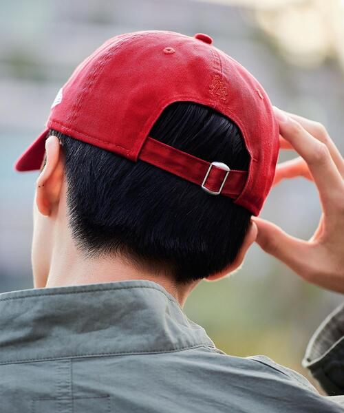 NEW ERA（ニューエラ）の「【別注】＜NEW ERA×green label relaxing＞9TWENTYアーチロゴキャップ（キャップ・メンズ・レッド/ダークブラウン/ブラック/ダークグリーン/ロイヤルブルー/ネイビー/その他1・FREE）」の21枚目の写真