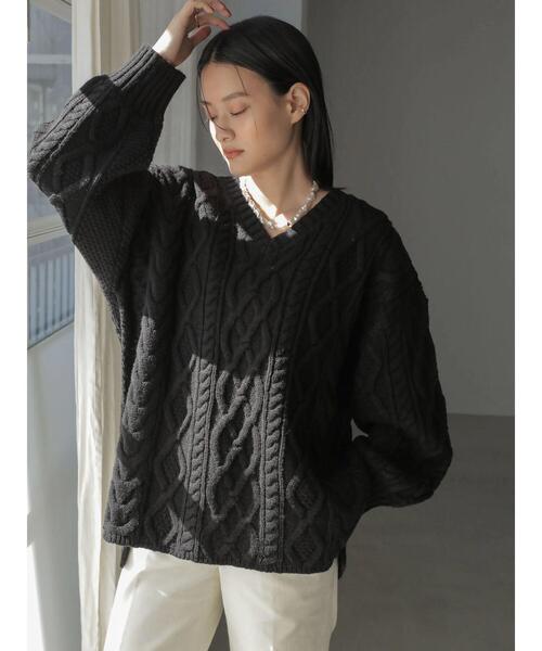 AMERICAN HOLIC（アメリカンホリック）の「Vネックケーブルニットプルオーバー（ニット/セーター・レディース・ブラック/アイボリー/マスタード/グレイッシュベージュ・M/L）」の16枚目の写真