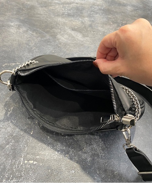 apres jour mignon（アプレジュールミニョン）の「【apresjour mignon×ARIAZ】ポーチ付きショルダーバッグ（ショルダーバッグ・レディース・ブラック・ONESIZE）」の7枚目の写真