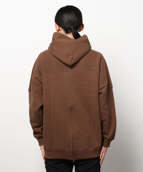 PENNEYS（ぺニーズ）の「PENNEYS/ペニーズ LADIES BACKSIDE ZIP SWEAT TUNIC（パーカー・レディース・ベージュ/ブラウン/グレー・ONE SIZE）」の4枚目の写真