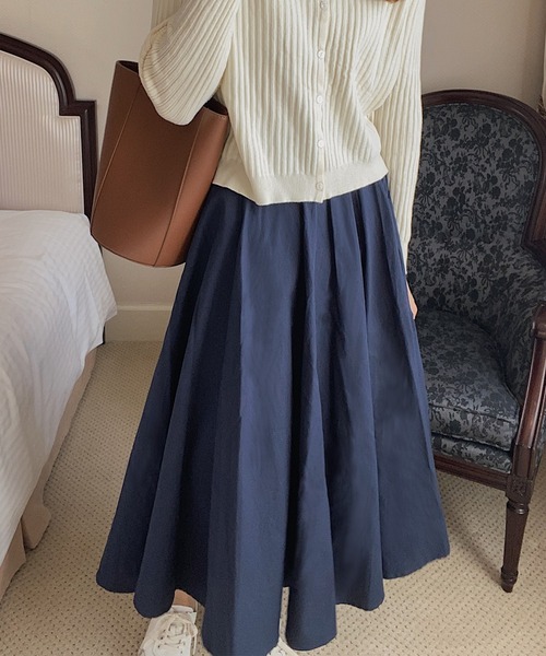 LAUIR(ラウアー)の「ハリ感フレアスカート(スカート・レディース・ネイビー/ホワイト/ブラック/アイボリー・X-LARGE/LARGE/MEDIUM)」の5枚目の写真