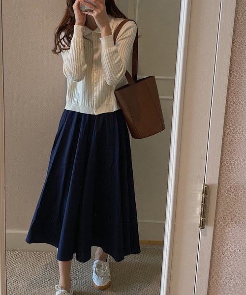 LAUIR(ラウアー)の「ハリ感フレアスカート(スカート・レディース・ネイビー/ホワイト/ブラック/アイボリー・X-LARGE/LARGE/MEDIUM)」の7枚目の写真