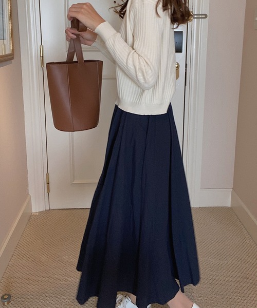 LAUIR(ラウアー)の「ハリ感フレアスカート(スカート・レディース・ネイビー/ホワイト/ブラック/アイボリー・X-LARGE/LARGE/MEDIUM)」の8枚目の写真