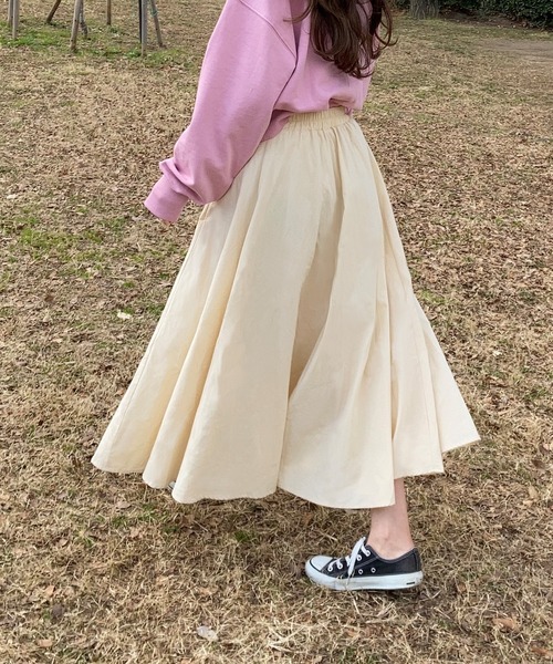 LAUIR(ラウアー)の「ハリ感フレアスカート(スカート・レディース・ネイビー/ホワイト/ブラック/アイボリー・X-LARGE/LARGE/MEDIUM)」の10枚目の写真