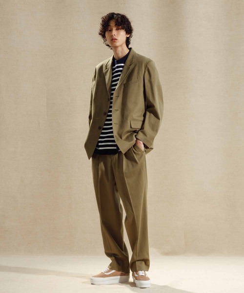 ADAM ET ROPE'（アダムエロペ）の「コットンレーヨンツイル ドレープ ワイドスラックス/セットアップ対応（スラックス・メンズ・グリーン系その他2/ブルー系その他3・S/M/L）」の3枚目の写真