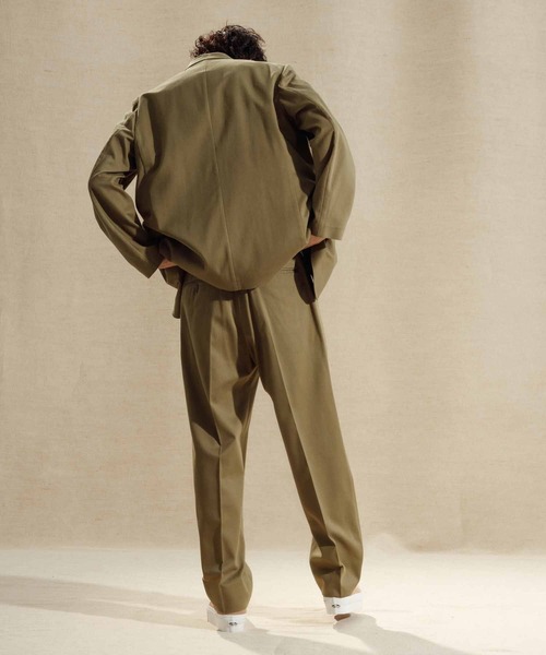 ADAM ET ROPE'（アダムエロペ）の「コットンレーヨンツイル ドレープ ワイドスラックス/セットアップ対応（スラックス・メンズ・グリーン系その他2/ブルー系その他3・S/M/L）」の5枚目の写真