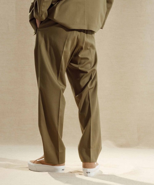ADAM ET ROPE'（アダムエロペ）の「コットンレーヨンツイル ドレープ ワイドスラックス/セットアップ対応（スラックス・メンズ・グリーン系その他2/ブルー系その他3・S/M/L）」の7枚目の写真