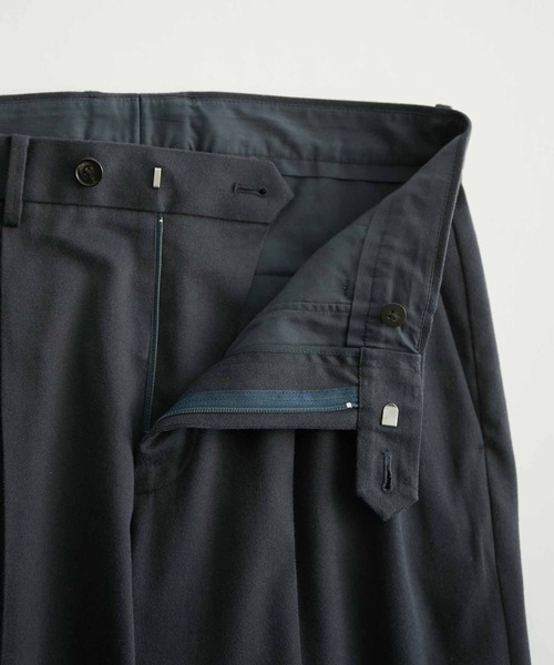 ADAM ET ROPE'（アダムエロペ）の「コットンレーヨンツイル ドレープ ワイドスラックス/セットアップ対応（スラックス・メンズ・グリーン系その他2/ブルー系その他3・S/M/L）」の15枚目の写真