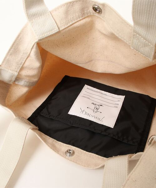 THRASHER(スラッシャー)の「CANVAS TOTE SHOULDER BAG/スラッシャーキャンバストートバッグ(トートバッグ・メンズ・ホワイト×レッド/ホワイト×ブラック/ホワイト系その他・FREE)」の4枚目の写真