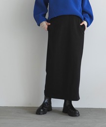 カットソーペンシルスカート