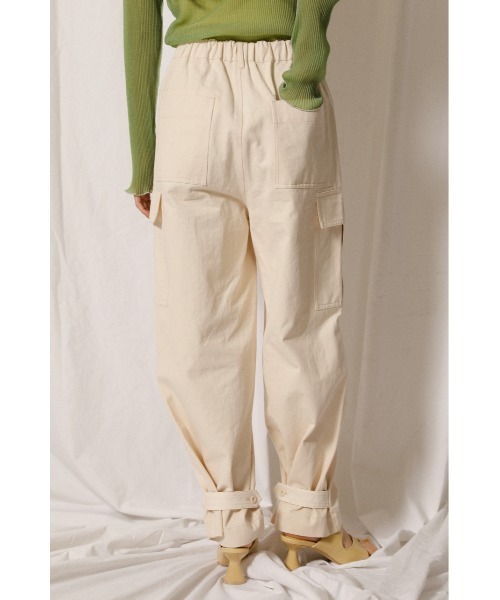crie conforto（クリーコンフォルト）の「裾ベルトカーゴパンツ（カーゴパンツ・レディース・アイボリー/ライトカーキ・SMALL/MEDIUM）」の6枚目の写真