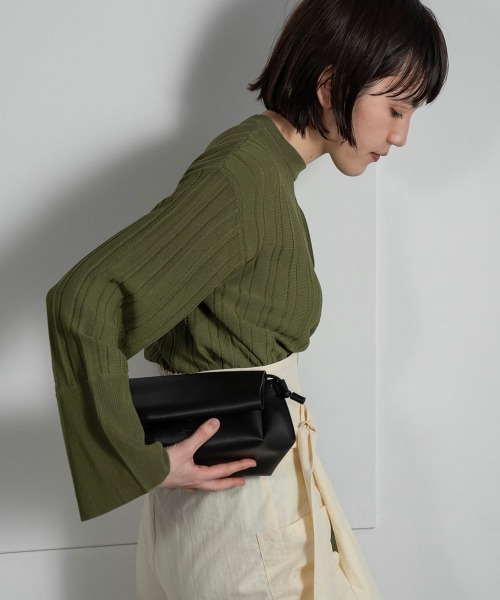 lawgy(ラウジー)の「petit shoulder bag(ショルダーバッグ・レディース・ブラック/ベージュ・FREE)」の5枚目の写真