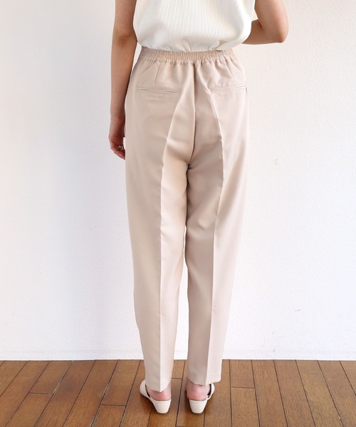 andme（アンドミー）の「【マタニティ】センタープレステーパードパンツ（マタニティウェア/グッズ・レディース・ブラック/ネイビー/カーキ/ライトブラウン/ライトベージュ/テラコッタ/ローズ/オフホワイト・M/L）」の16枚目の写真