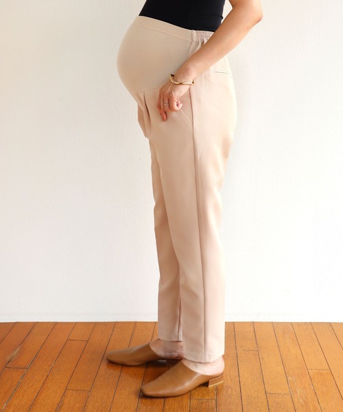 andme（アンドミー）の「【マタニティ】センタープレステーパードパンツ（マタニティウェア/グッズ・レディース・ブラック/ネイビー/カーキ/ライトブラウン/ライトベージュ/テラコッタ/ローズ/オフホワイト・M/L）」の10枚目の写真