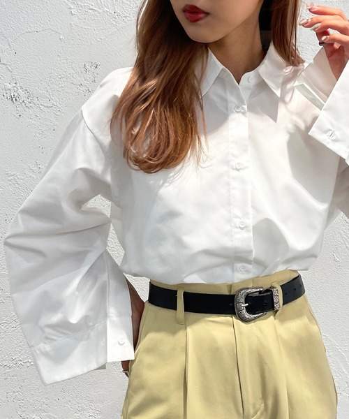 apres jour mignon(アプレジュールミニョン)の「袖スリットシャツ【ZOZOTOWN限定アイテム】(シャツ/ブラウス・レディース・ブルー/ブラック/オフホワイト・X-LARGE/フリー)」の2枚目の写真