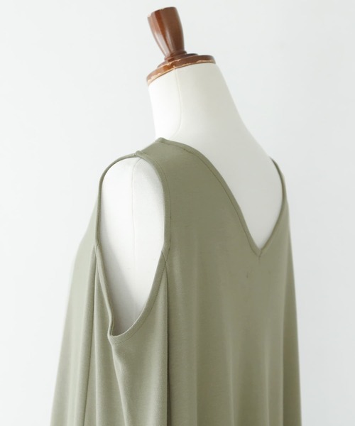 osharewalker（オシャレウォーカー）の「【廃盤】『深Vネックフレアジャンパースカート』（ジャンパースカート・レディース・カーキ/ブルーグリーン/ブラック・FREE）」の6枚目の写真