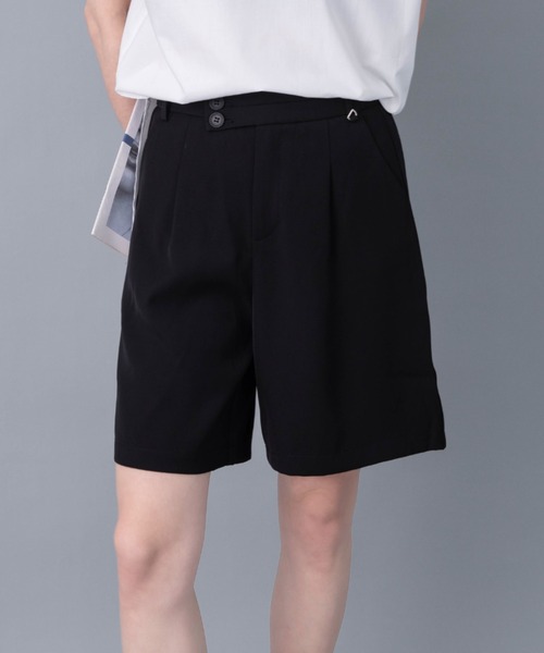 solleim(ソルレム)の「フロントタックバミューダパンツ(その他パンツ・レディース・ブラック/グリーン・M)」の2枚目の写真