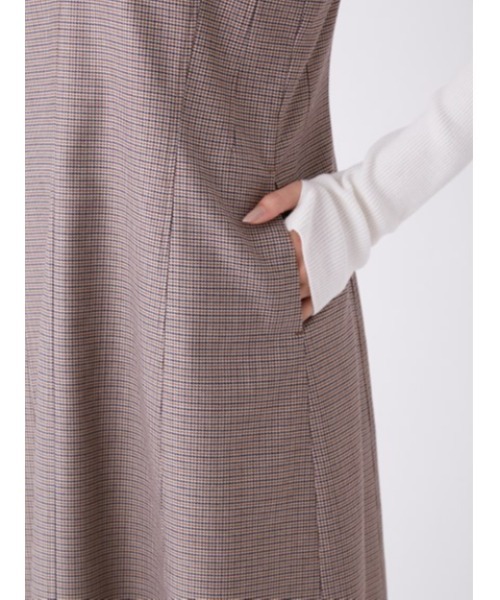 Mila Owen（ミラオーウェン）の「Vネックパネルラインジャンパー