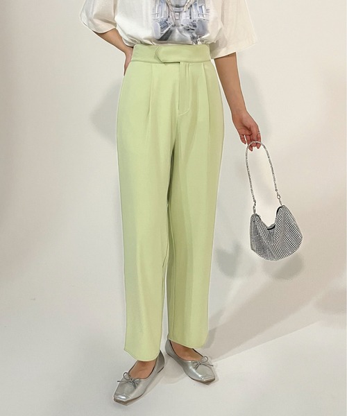 EPIMI E'PIMMY(エピミエピミー)の「テープベルトカラーテーパードスラックス(スラックス・レディース・ブラック/ブラウン/アイボリー/ミント/ラベンダー/コーラル・MEDIUM)」の1枚目の写真