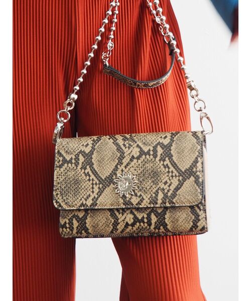 EVRIS（エヴリス）の「ウォレットショルダーミニバッグ（ショルダーバッグ・レディース・ブラック/ベージュ/グリーン・FREE）」の3枚目の写真