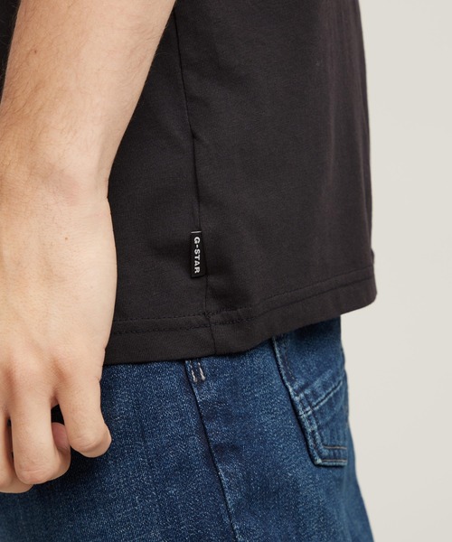 G-STAR（ジースター）の「GRAPHIC 8 T-SHIRT/クラシックブランドロゴグラフィックTシャツ（Tシャツ/カットソー・メンズ・ダークブラック/ダークブルー・SMALL/LARGE/MEDIUM/X-SMALL/XX-LARGE/X-LARGE）」の6枚目の写真