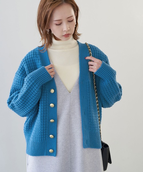 ROPE' PICNIC（ロペピクニック）の「リンクコーデ/バンドンニットゴールド釦カーディガン（カーディガン/ボレロ・レディース・ブラック/ブルー/キナリ・38）」の3枚目の写真