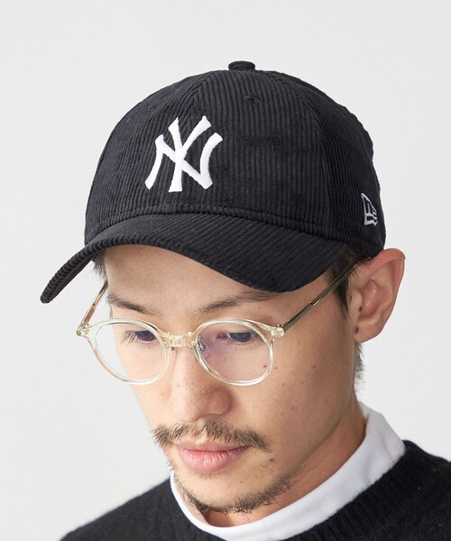 NEW ERA(ニューエラ)の「NEW ERA: コーデュロイ キャップ(キャップ・メンズ・ブラック/キャメル・ONE SIZE)」の1枚目の写真