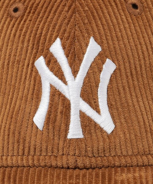 NEW ERA(ニューエラ)の「NEW ERA: コーデュロイ キャップ(キャップ・メンズ・ブラック/キャメル・ONE SIZE)」の4枚目の写真