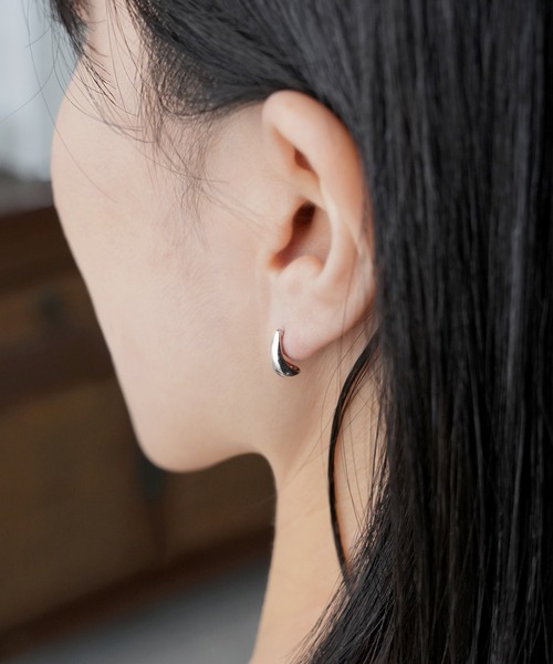 IAMUSE(アイアミューズ)の「金属アレルギー対応 ミニドロップモチーフピアス S0822【IAMUSE】(ピアス(両耳用)・レディース・シルバー/ゴールド・FREE)」の9枚目の写真