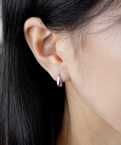 IAMUSE(アイアミューズ)の「金属アレルギー対応 ミニドロップモチーフピアス S0822【IAMUSE】(ピアス(両耳用)・レディース・シルバー/ゴールド・FREE)」の7枚目の写真