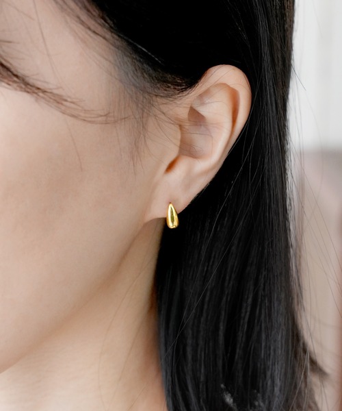 IAMUSE(アイアミューズ)の「金属アレルギー対応 ミニドロップモチーフピアス S0822【IAMUSE】(ピアス(両耳用)・レディース・シルバー/ゴールド・FREE)」の16枚目の写真