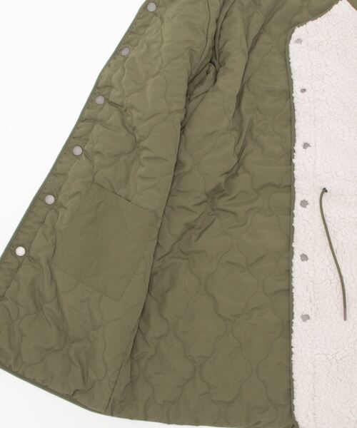 ROXY（ロキシー）の「HOLIDAY/ロキシーノーカラーリバーシブルボアブルゾン（ブルゾン・レディース・ブラック/ナチュラル/ベージュ・LARGE/MEDIUM/SMALL）」の22枚目の写真