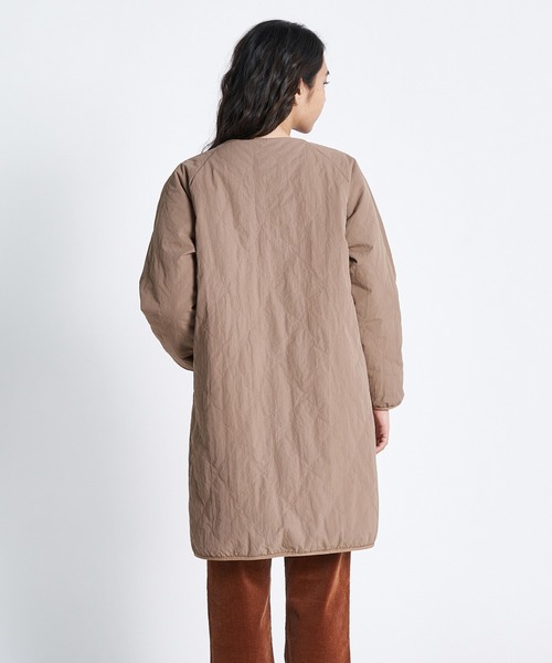 ROXY（ロキシー）の「HOLIDAY/ロキシーノーカラーリバーシブルボアブルゾン（ブルゾン・レディース・ブラック/ナチュラル/ベージュ・LARGE/MEDIUM/SMALL）」の11枚目の写真