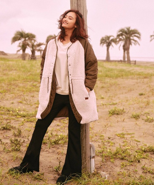 ROXY（ロキシー）の「HOLIDAY/ロキシーノーカラーリバーシブルボアブルゾン（ブルゾン・レディース・ブラック/ナチュラル/ベージュ・LARGE/MEDIUM/SMALL）」の12枚目の写真