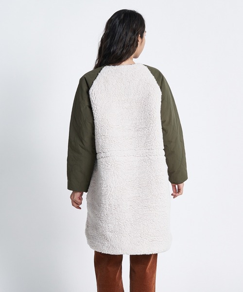 ROXY（ロキシー）の「HOLIDAY/ロキシーノーカラーリバーシブルボアブルゾン（ブルゾン・レディース・ブラック/ナチュラル/ベージュ・LARGE/MEDIUM/SMALL）」の14枚目の写真