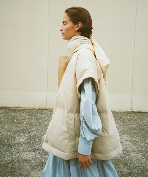 emmi（エミ）の「【emmi atelier】バルーン裾ワンピース（ワンピース・レディース・ブラック/ライトブルー/オフホワイト・0/1）」の4枚目の写真