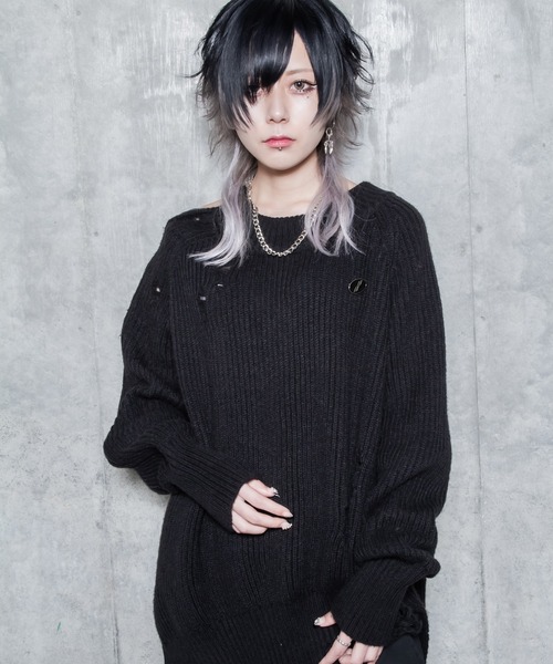 R/X（ロックス）の「チェーンバッチ付きダメージルーズニット（ニット/セーター・レディース・アイボリー/ブラック・FREE）」の2枚目の写真