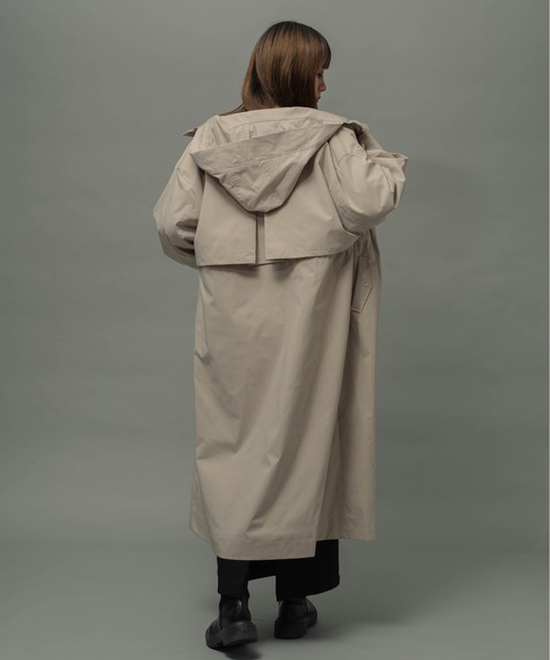 ottilie（オティーリエ）の「【 ottilie / オティーリエ 】 トレンチ風マウンテンロングフーディーコート（トレンチコート・レディース・ネイビー/ブラック/グレイッシュベージュ/カーキ・FREE）」の8枚目の写真