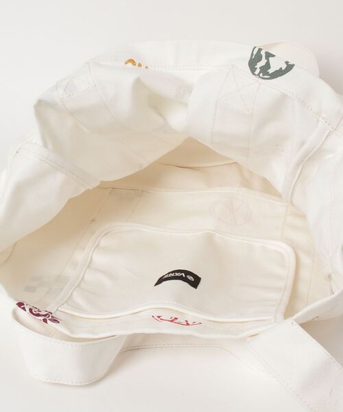 VANS(バンズ)の「【VANS】ヴァンズ N OUR HANDS TOTE IN OUR HANDS トートバック ショッピングバック VN0A7SCM(トートバッグ・レディース・ナチュラル・FREE)」の4枚目の写真