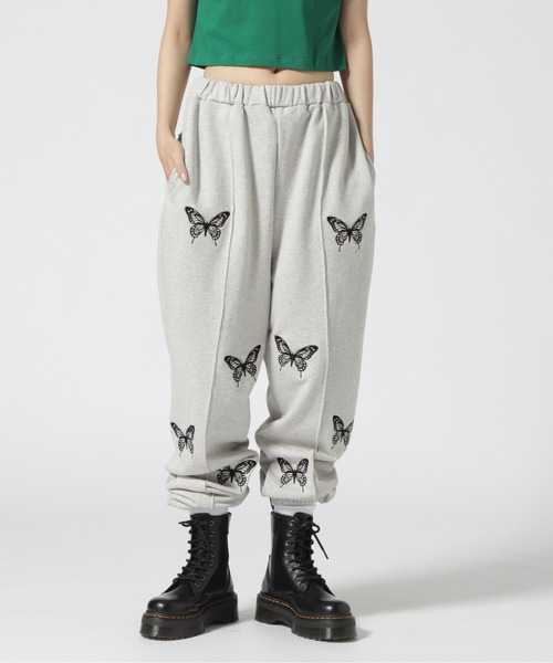 Chica(チカ)の「chica/チカ/パピヨンスウェットパンツ(スウェットパンツ・レディース・グレー/ブラック・F)」の2枚目の写真